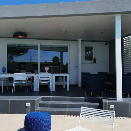 Luxury Design Pool And Solarium Фонтане-Бьянке