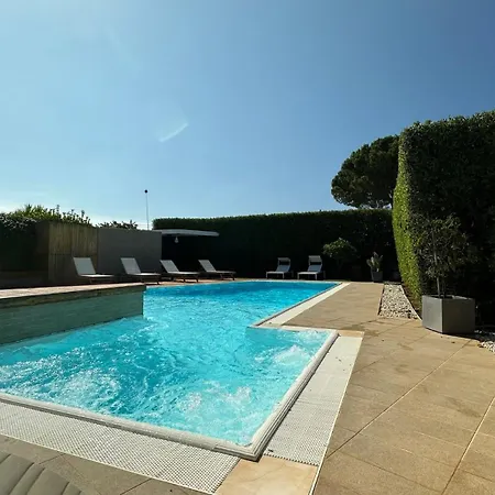 Luxury Design Pool And Solarium Фонтане-Бьянке