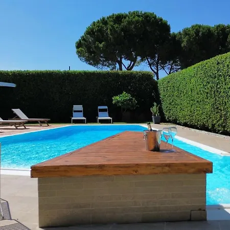 Luxury Design Pool And Solarium Фонтане-Бьянке