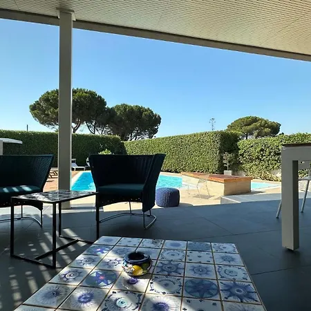 Luxury Design Pool And Solarium