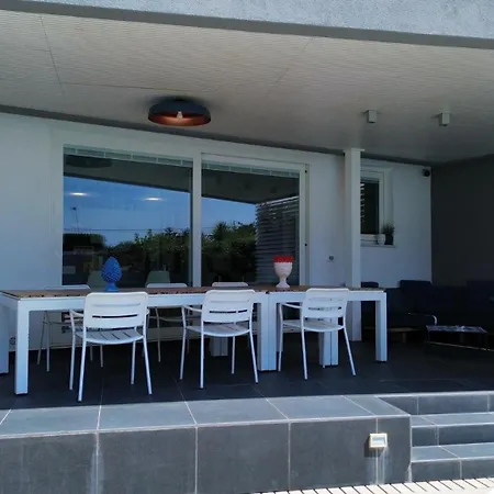 Вилла Luxury Design Pool And Solarium Фонтане-Бьянке