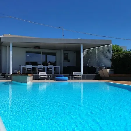 Luxury Design Pool And Solarium *